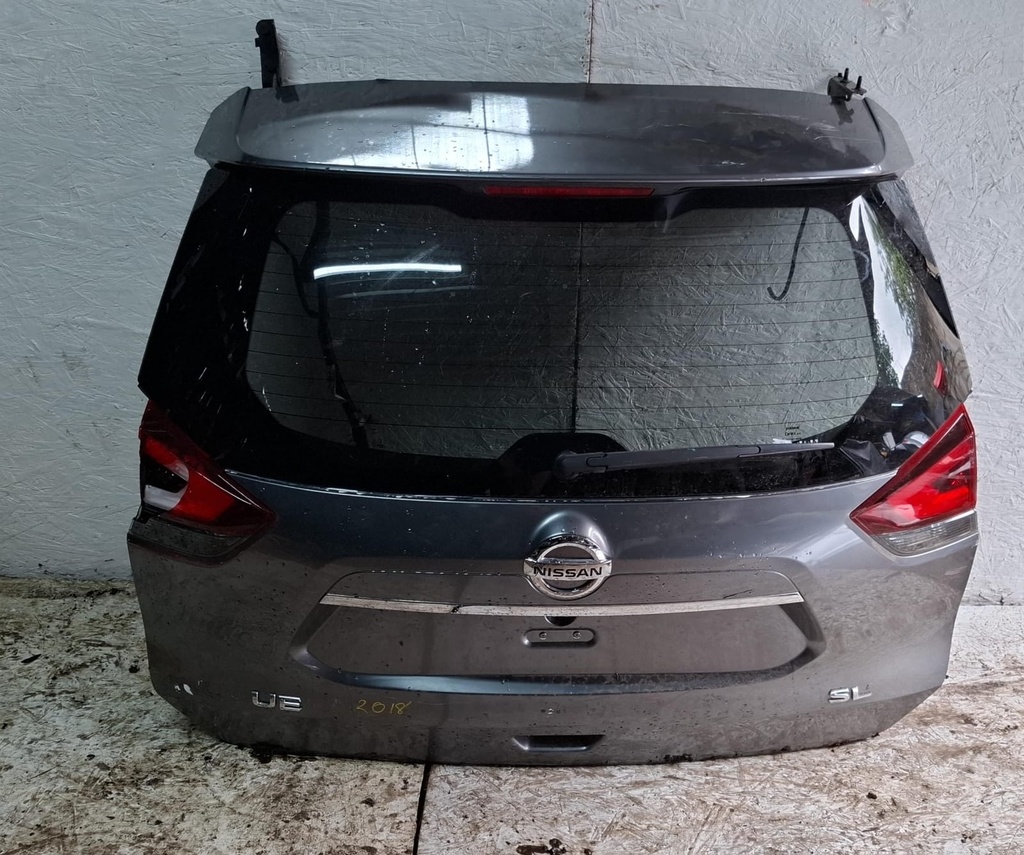 COMPUERTA NISSAN ROGUE 2018