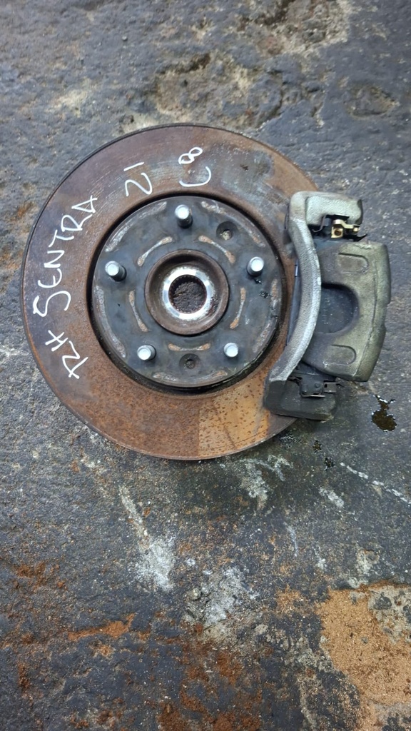 MUÑON RH  NISSAN SENTRA 2020 C8