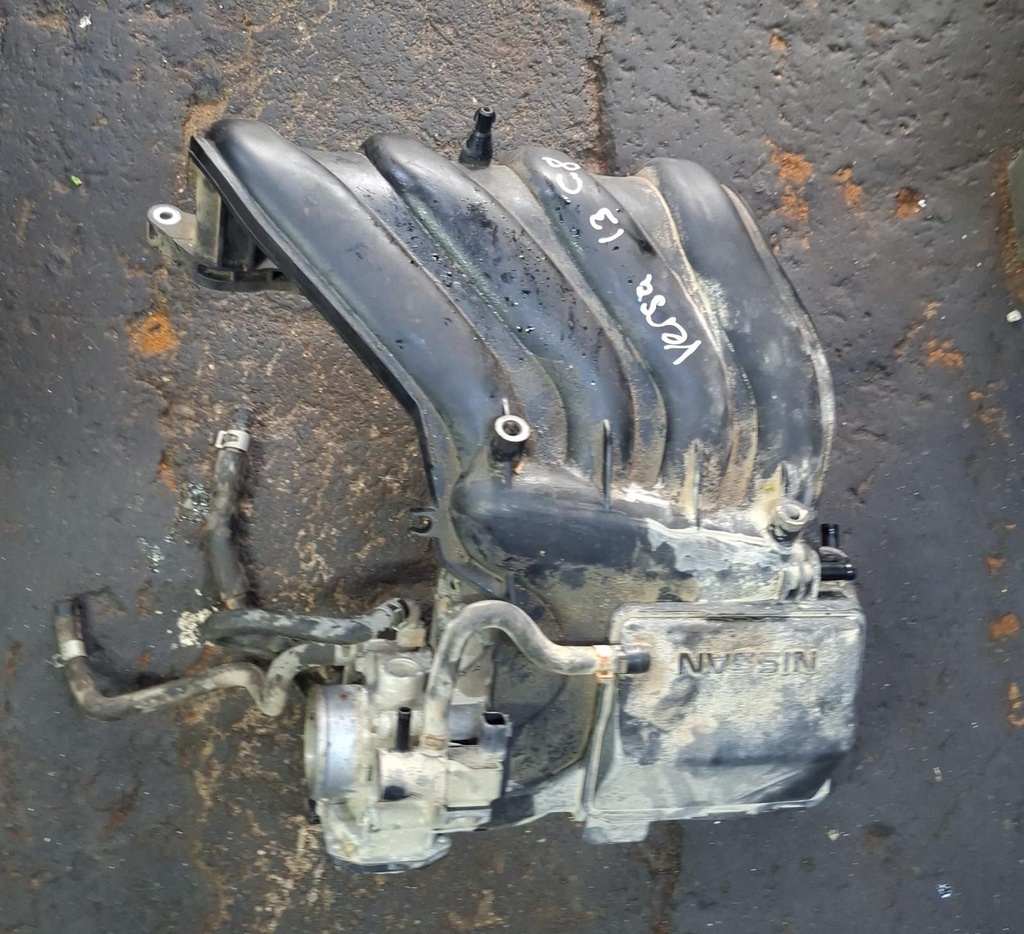 MANIFOLD  NISSAN VERSA 2013 C8