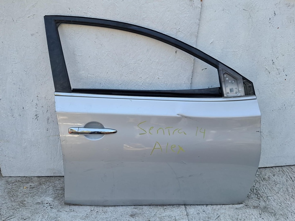 PUERTA RH SENTRA 2014