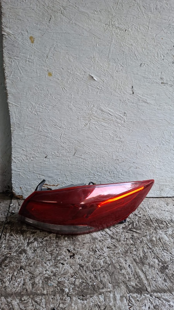 STOP RH ELANTRA SE 2017 C9