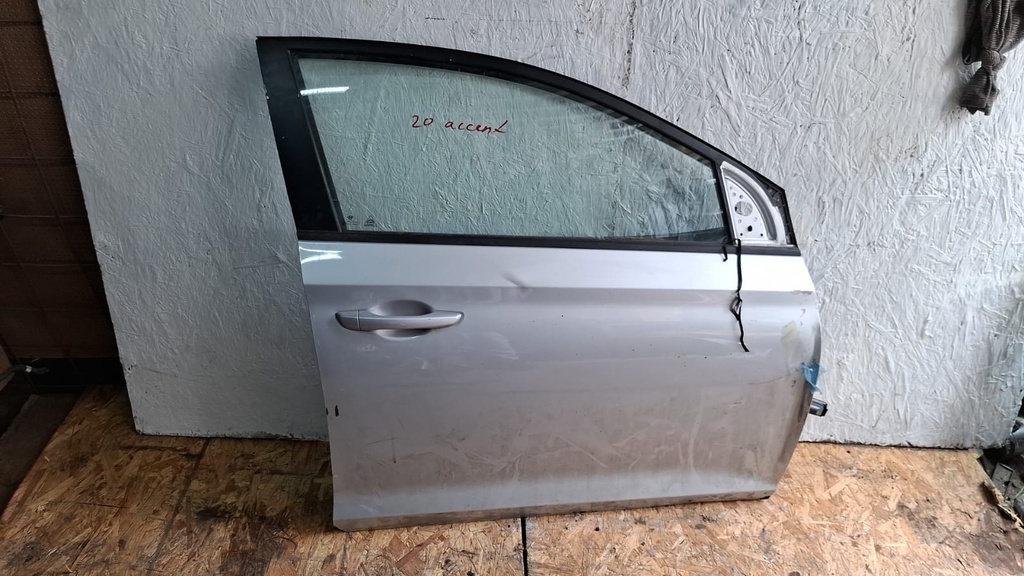 PUERTA RH ACCENT 2020