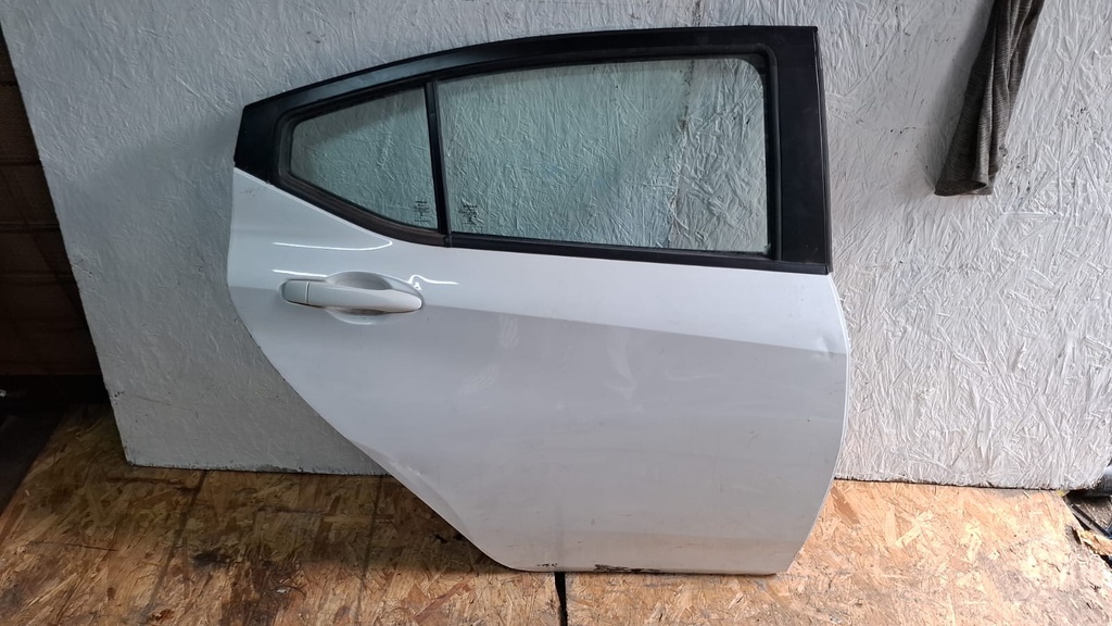 PUERTA RT VERSA 2025