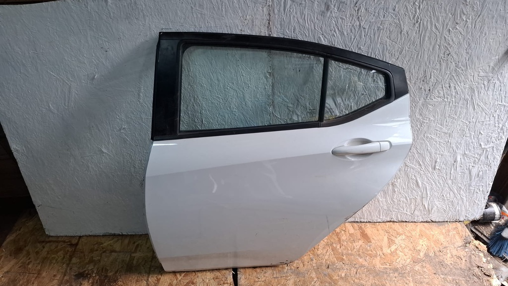PUERTA LT VERSA 2025