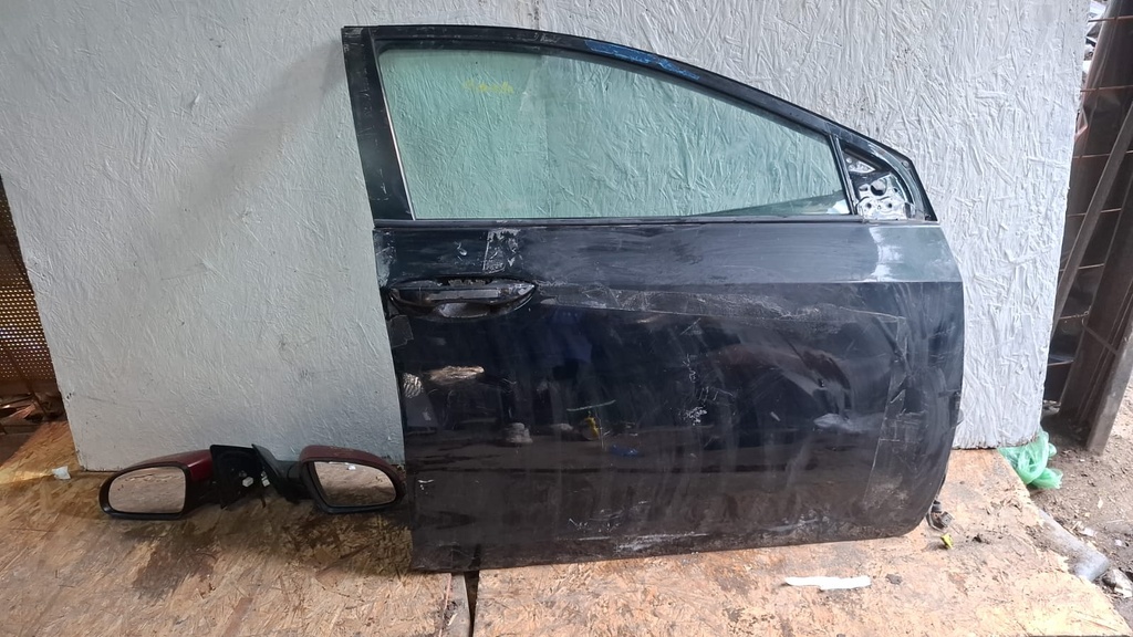 PUERTA RH COROLLA 2017