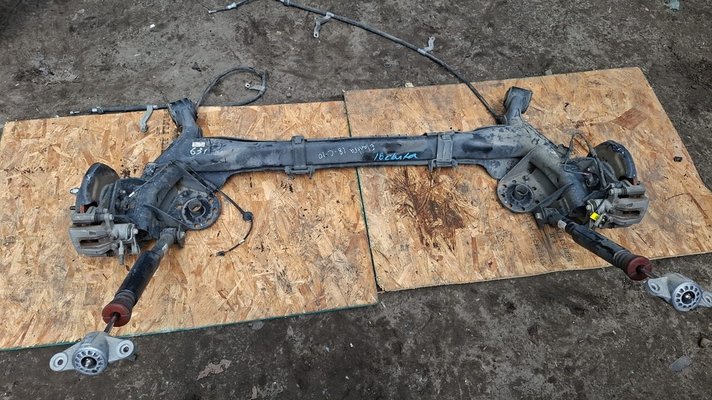EJE TRASERO ELANTRA 2019-2000